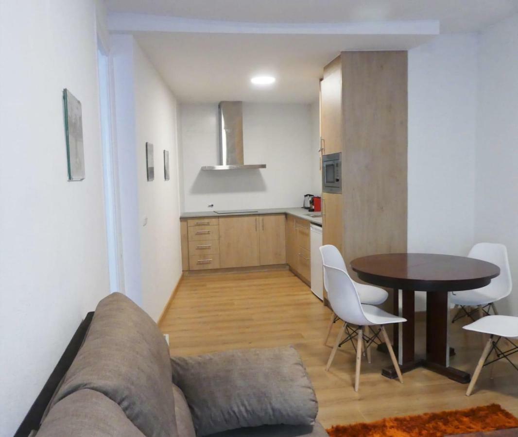 Apt 2 Acollidor Al Centre Historic De Vic Aptgarbi 외부 사진