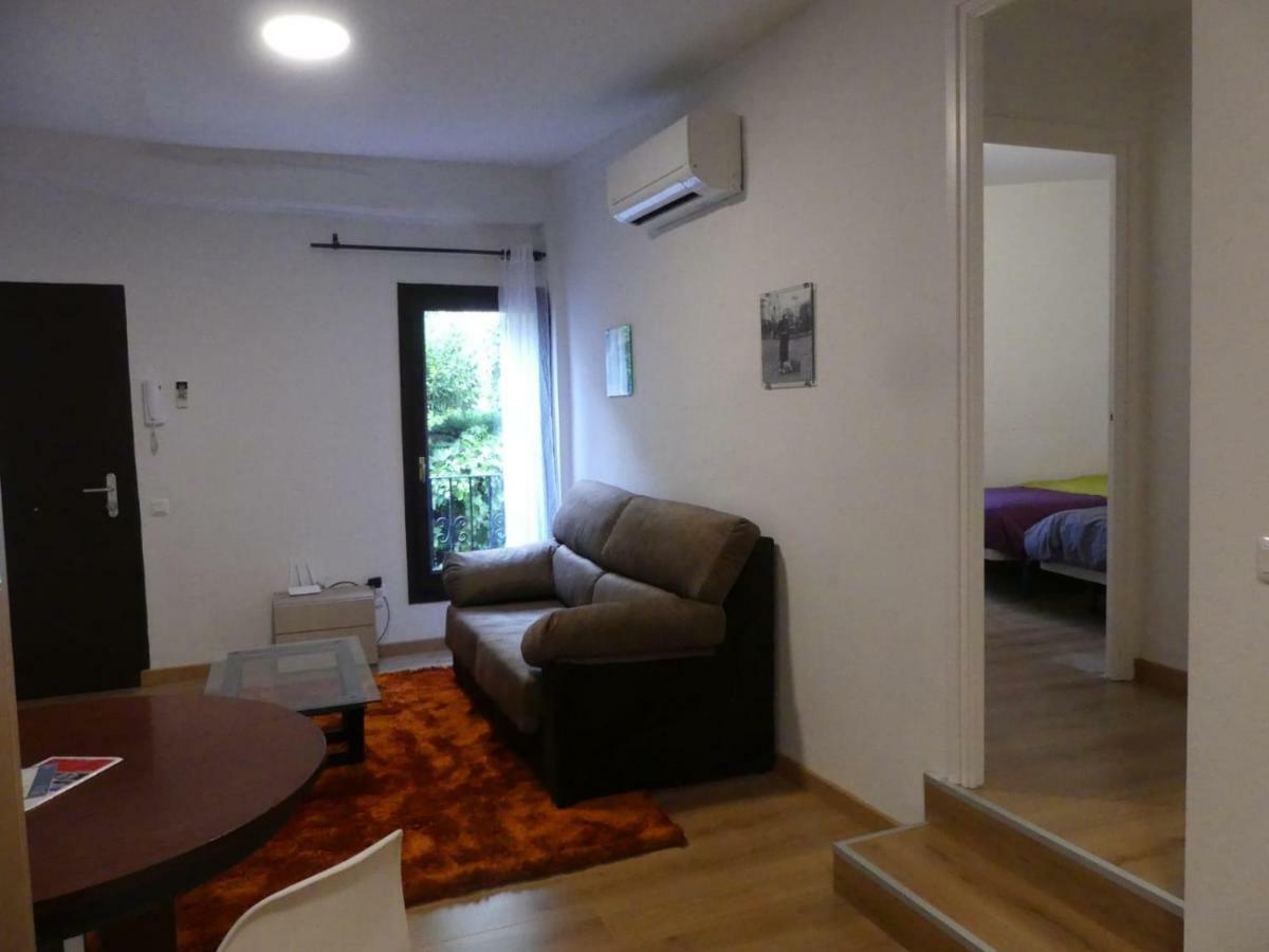 Apt 2 Acollidor Al Centre Historic De Vic Aptgarbi 외부 사진