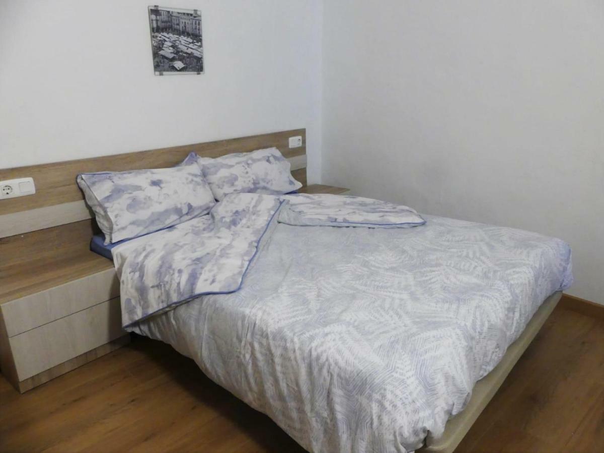 Apt 2 Acollidor Al Centre Historic De Vic Aptgarbi 외부 사진